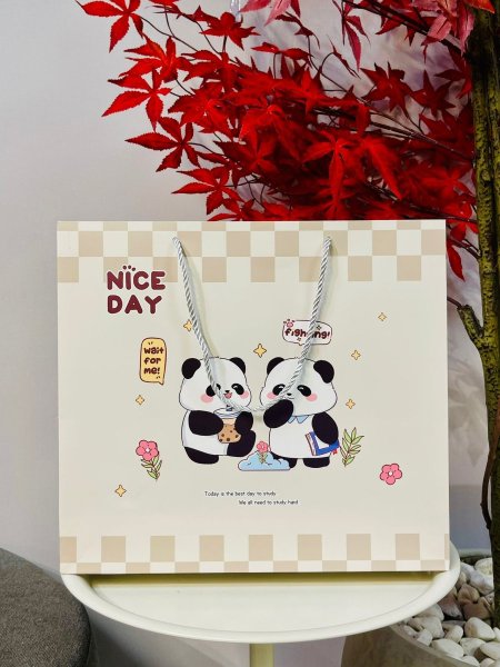 كياس هدايا باندا عريض